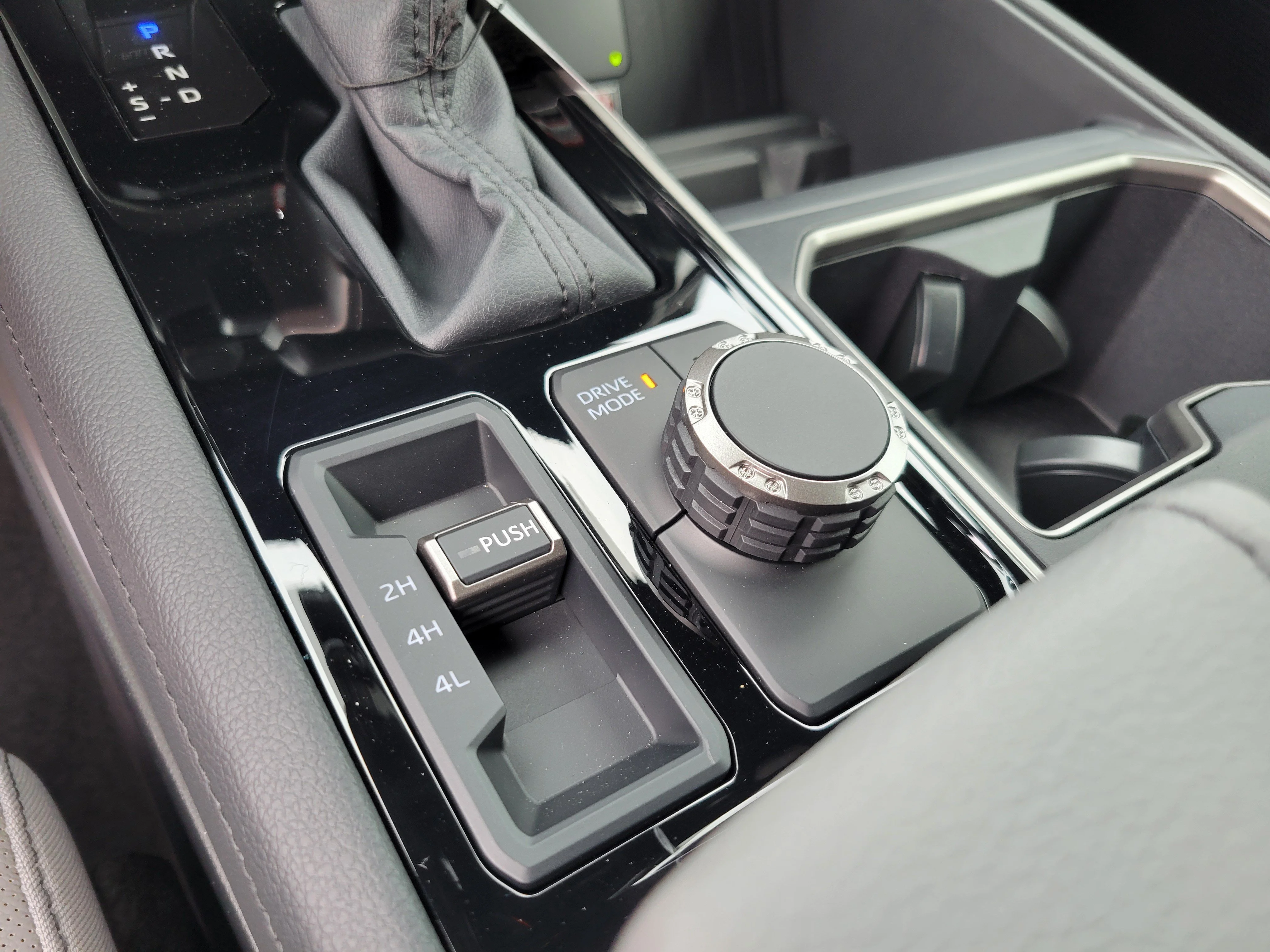 2026 Toyota Tundra Limited - Photo 7