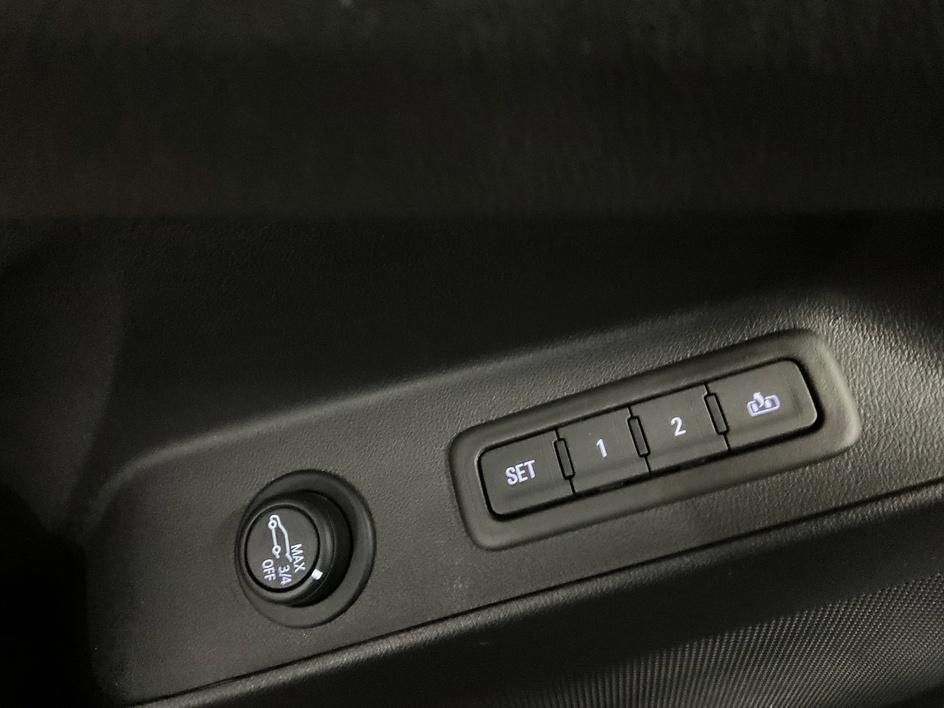 Used 2024 Gray Chevrolet Premier image 34