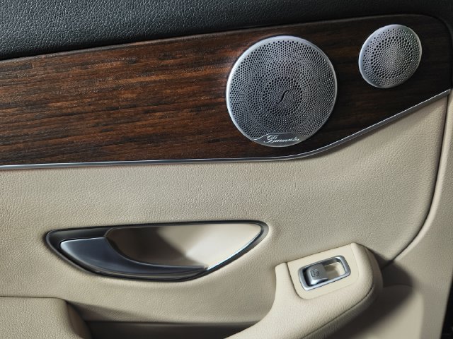 2020 Mercedes-Benz GLC GLC300 - Photo 16