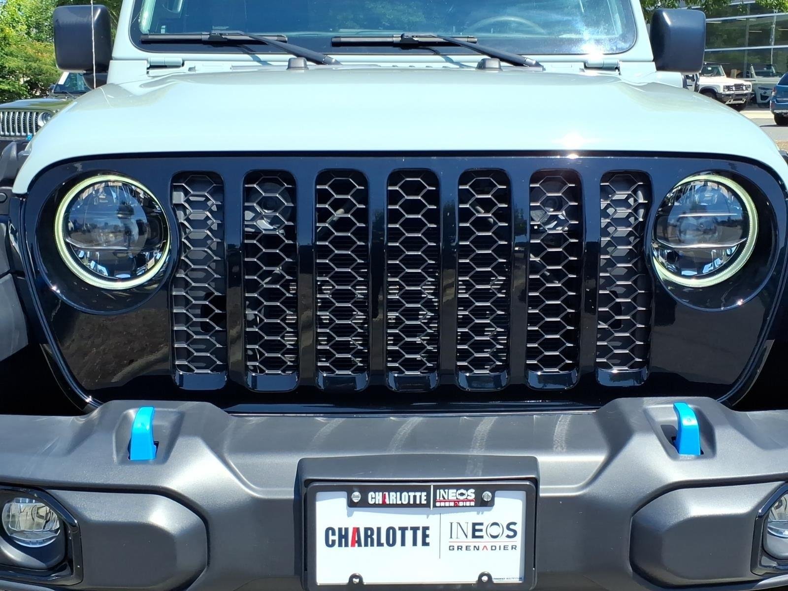 Used 2023 Earl Clearcoat Jeep Willys *One Touch Top* image 16