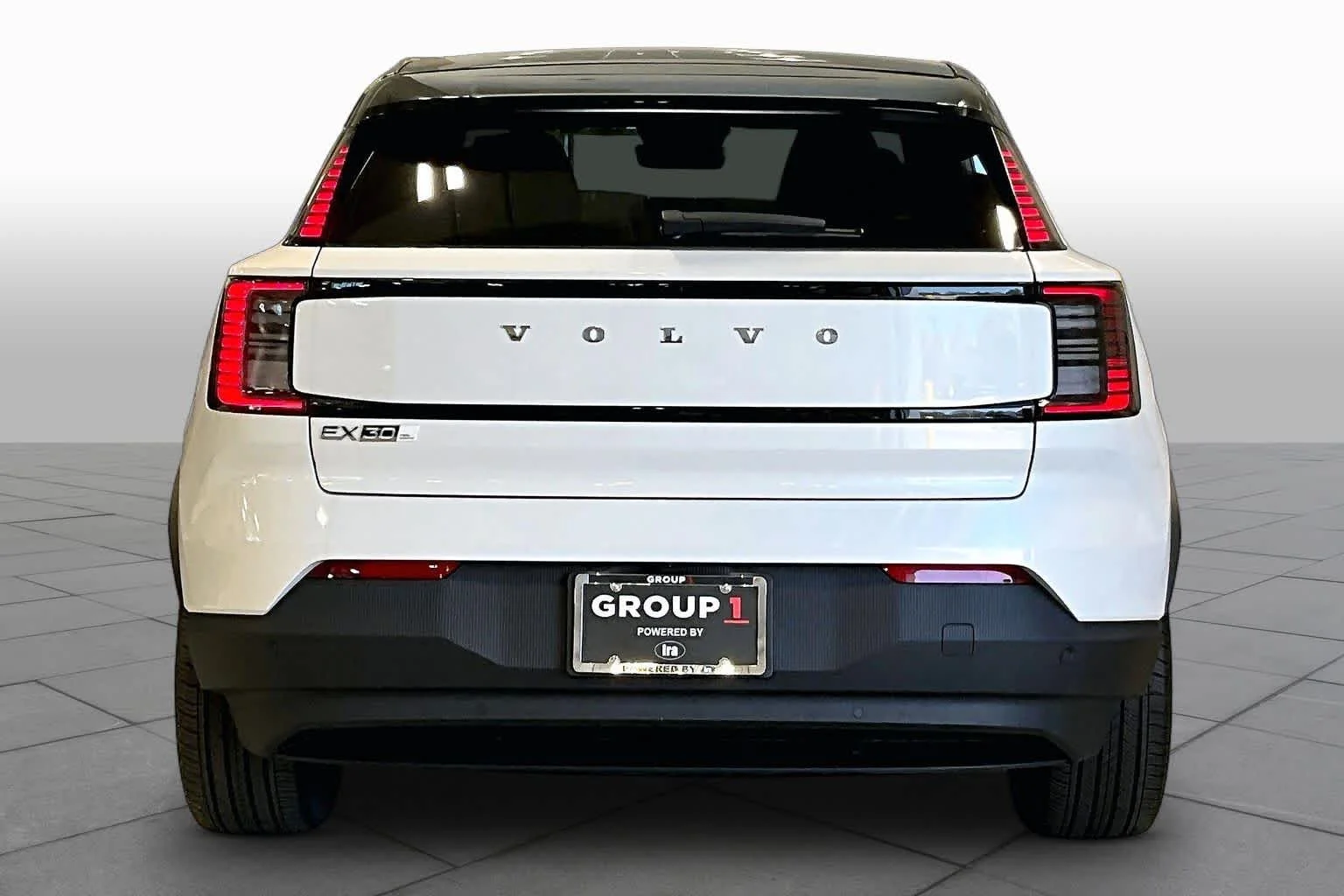 New 2026 Crystal White Volvo Plus image 4