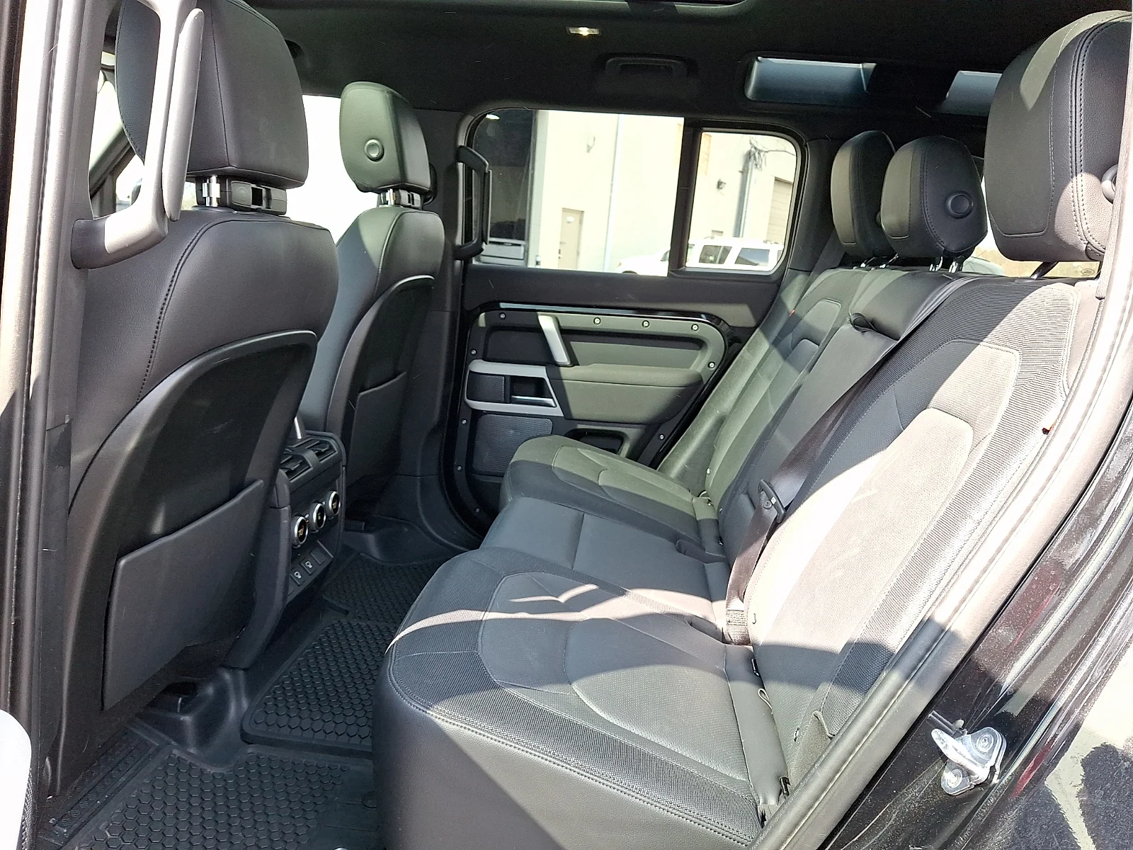 Certified Used 2023 Santorini Black Metallic - 1AG Land Rover 110 X-Dynamic SE image 5