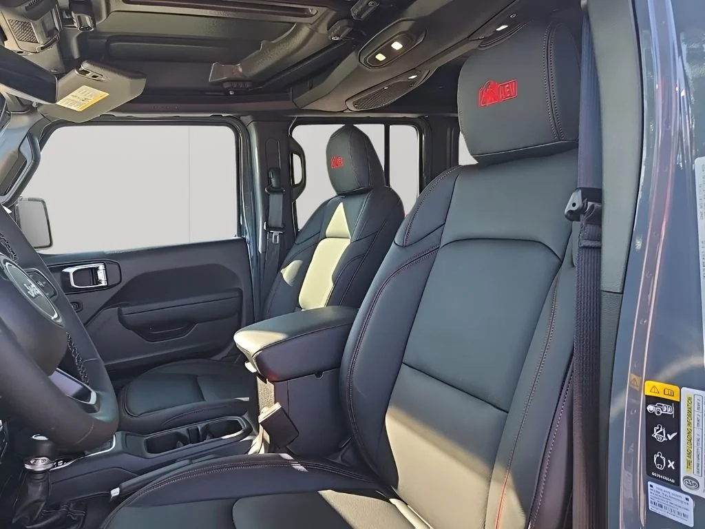 2025 Jeep Wrangler 4-Door Rubicon - Photo 42