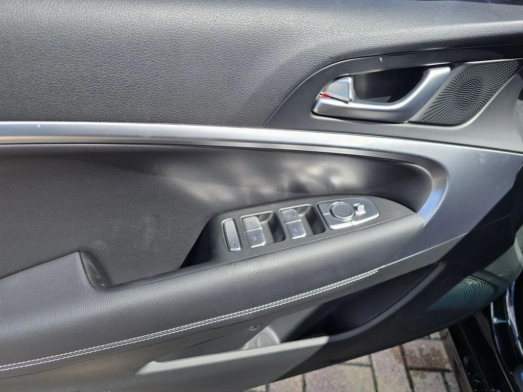 New 2026 Black Genesis 2.5T image 15