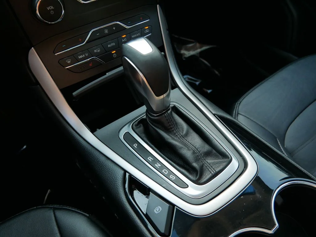 Used 2016 Blue Ford SEL image 24