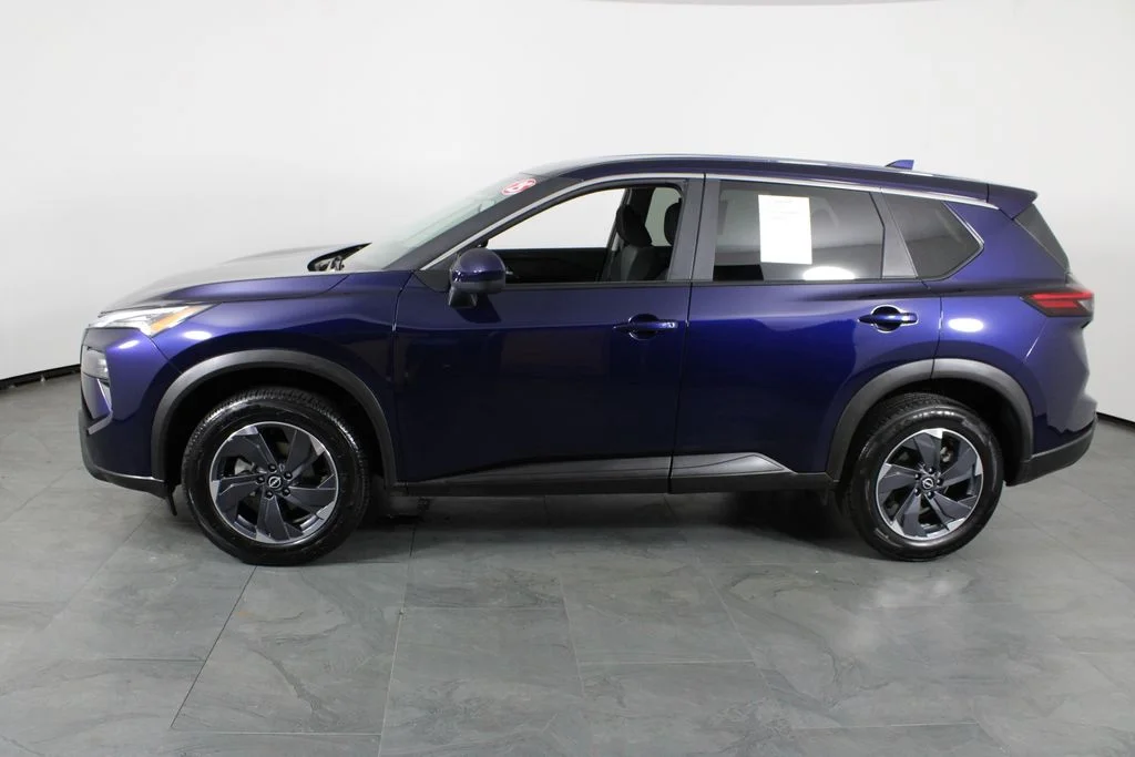 2025 Nissan Rogue SV - Photo 14