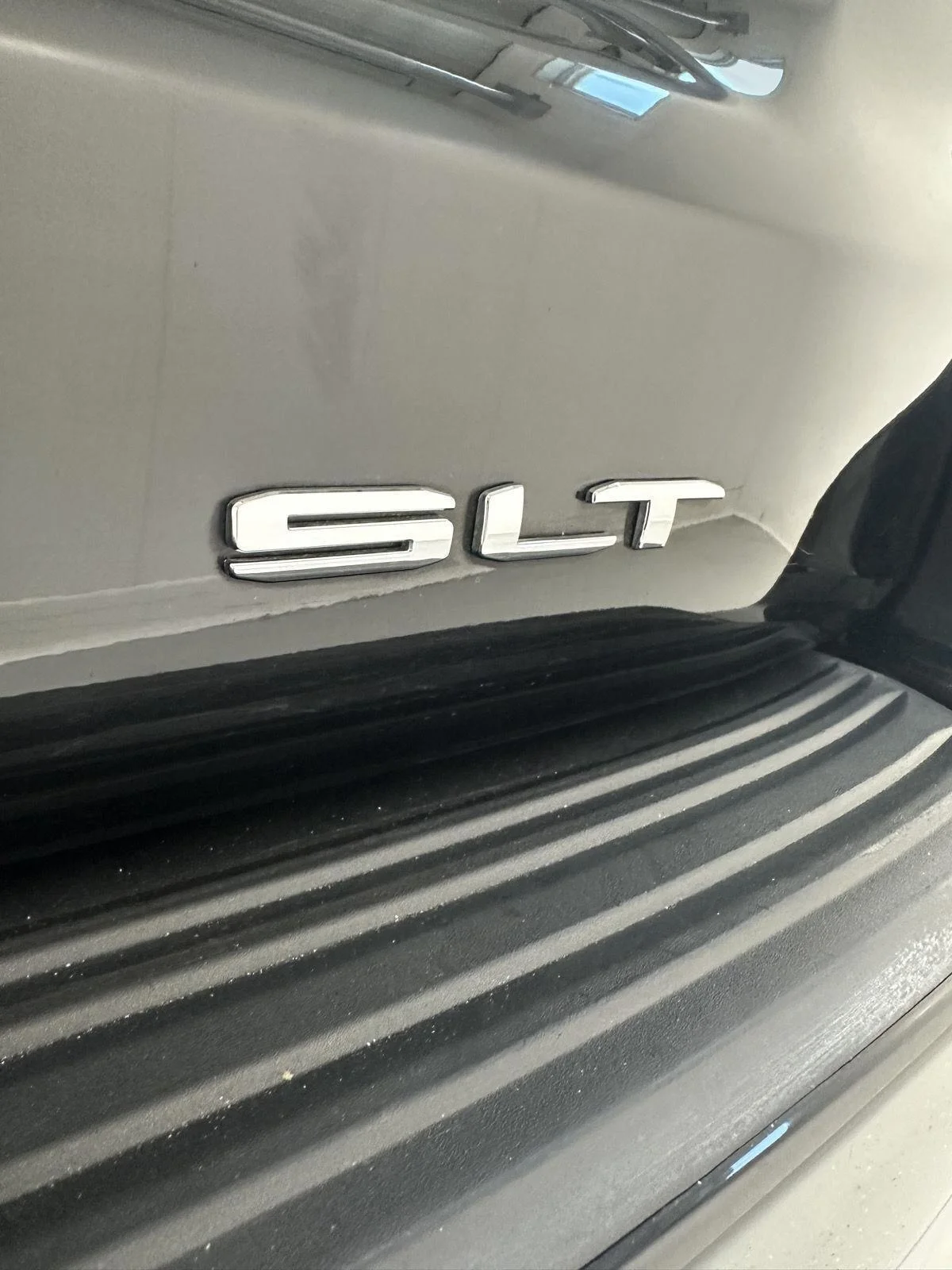 Used 2024 Onyx Black GMC SLT image 28