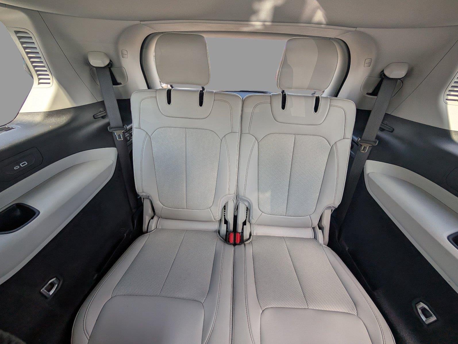 Used 2023 Silver Zynith Jeep Overland image 36