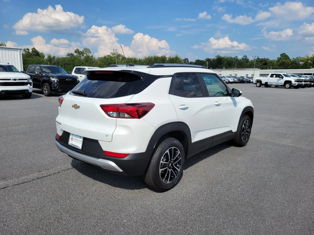 New 2026 Summit White Chevrolet LT image 6
