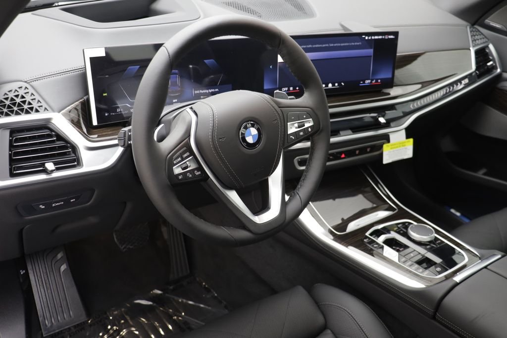 New 2026 Black Sapphire Metallic BMW xDrive40i image 7