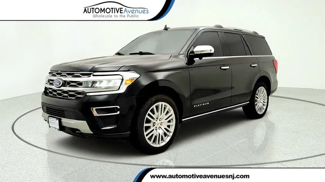 2024 Ford Expedition Platinum 4x4 w/ ControlTrac, HD Trailer Tow & 22'' Wheels