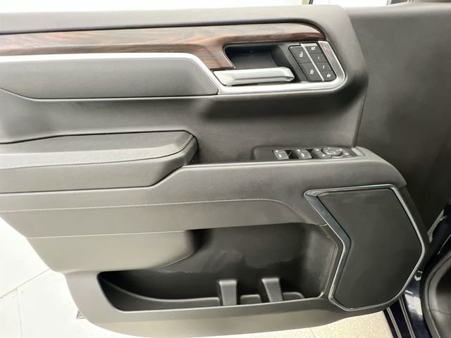 Certified Used 2025 Titanium Rush Metallic GMC SLT image 20