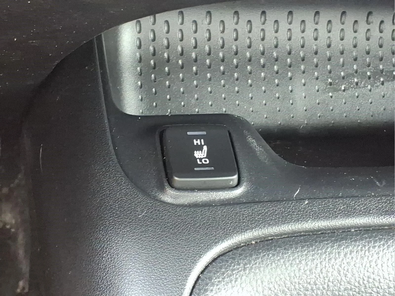 Certified Used 2022  Toyota LE image 16