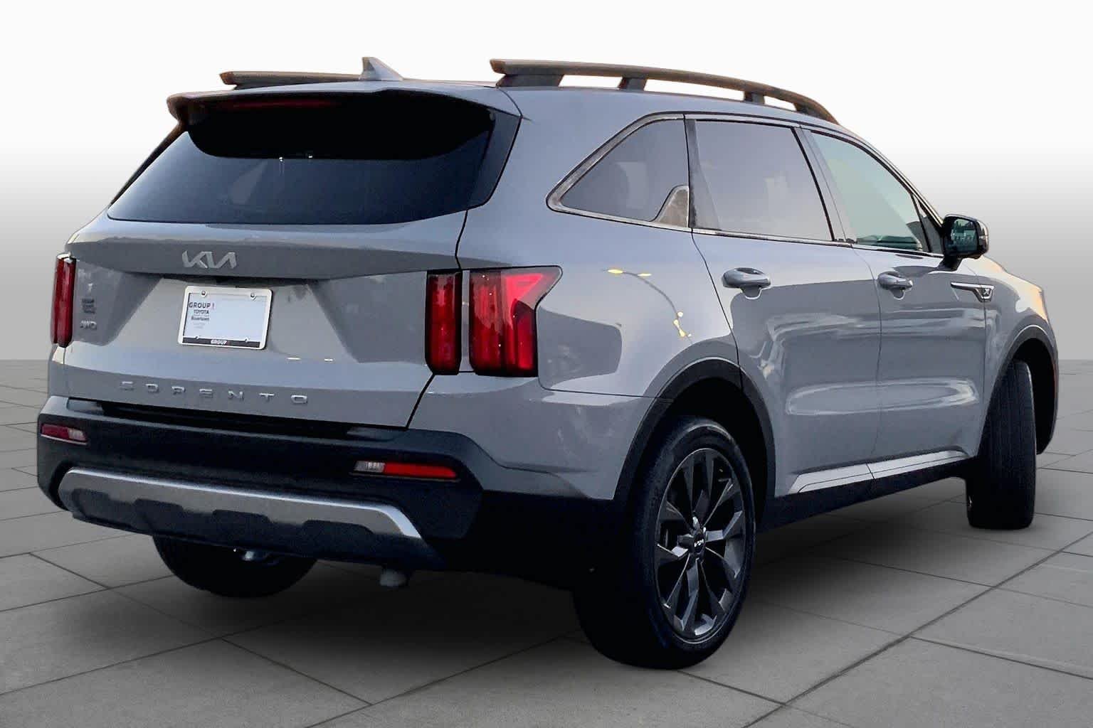 Used 2022 Wolf Gray Kia X-Line SX Prestige image 12