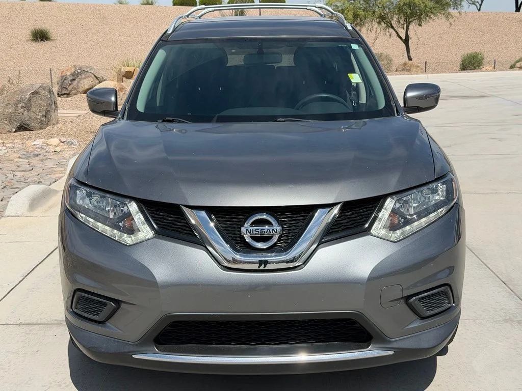 Used 2016 Gray Nissan S image 3