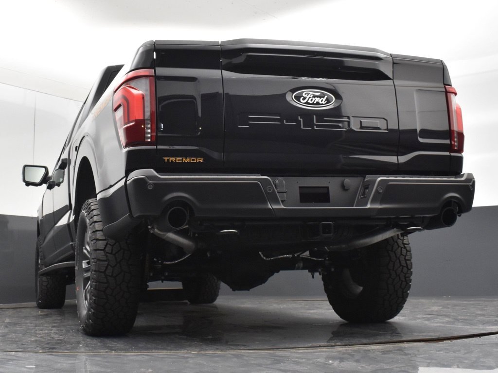 New 2026 Agate Black Metallic Ford Tremor® image 27