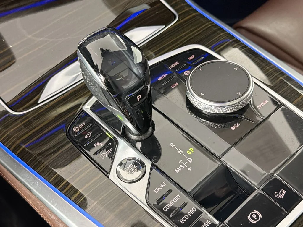 Used 2019 Gray BMW xDrive40i image 17