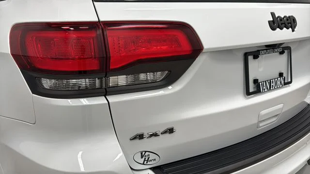 Used 2020 Bright White Clearcoat Jeep Limited X image 39