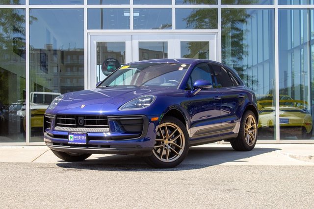 2025 Porsche Macan Base