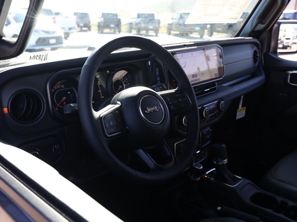 New 2026 Granite Crystal Metallic Clear-Coat Exterior Paint Jeep Mojave image 13