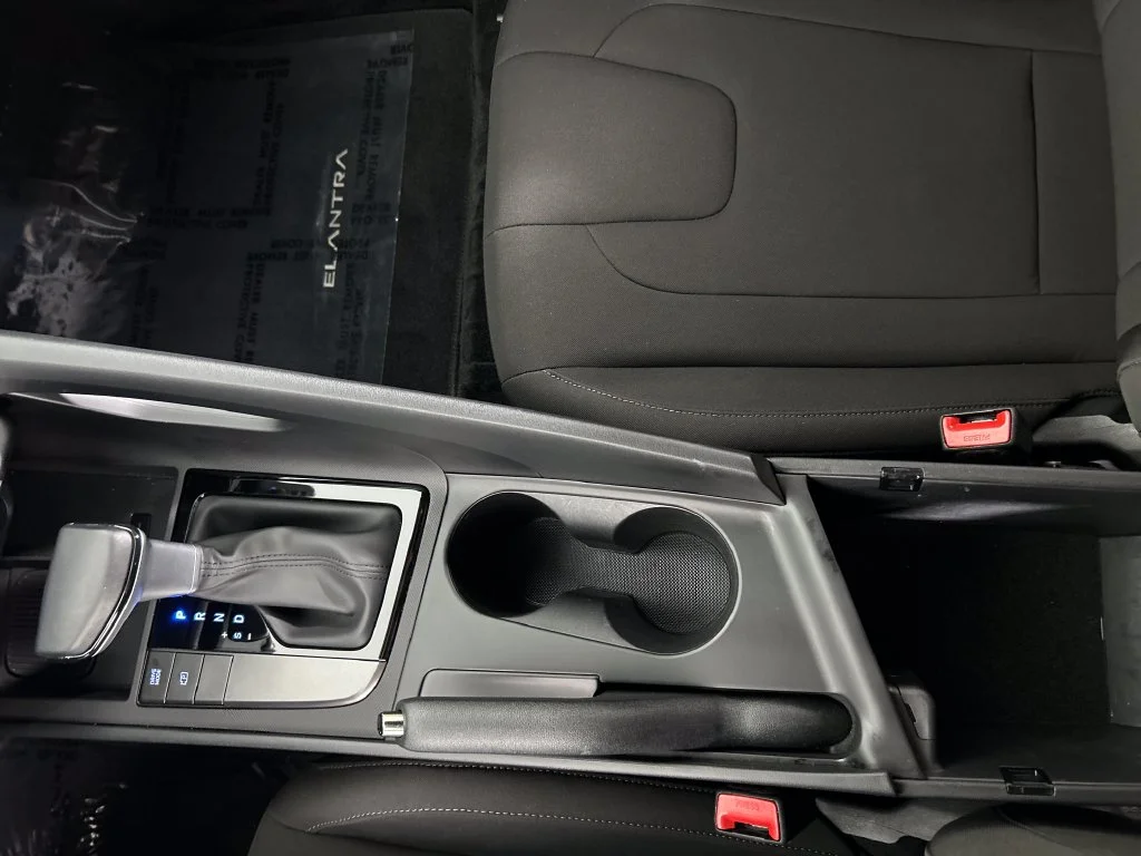 Used 2025 Blue Hyundai SEL Sport image 14