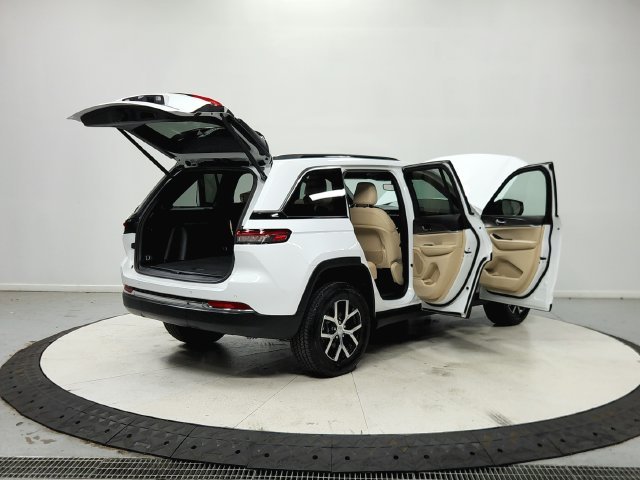 Used 2024 White Jeep Limited image 16