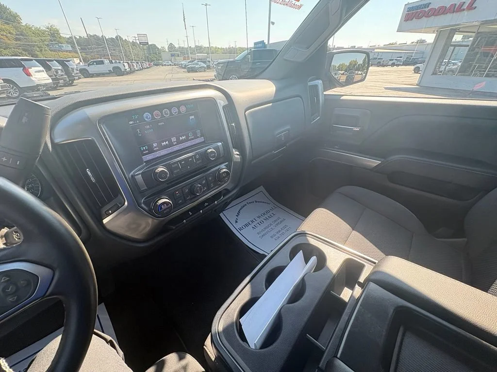 Used 2018 GRAPHITE METALLIC Chevrolet LT image 14
