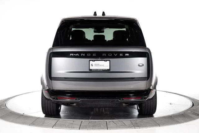 Used 2023 Eiger Gray Metallic Land Rover SE image 4