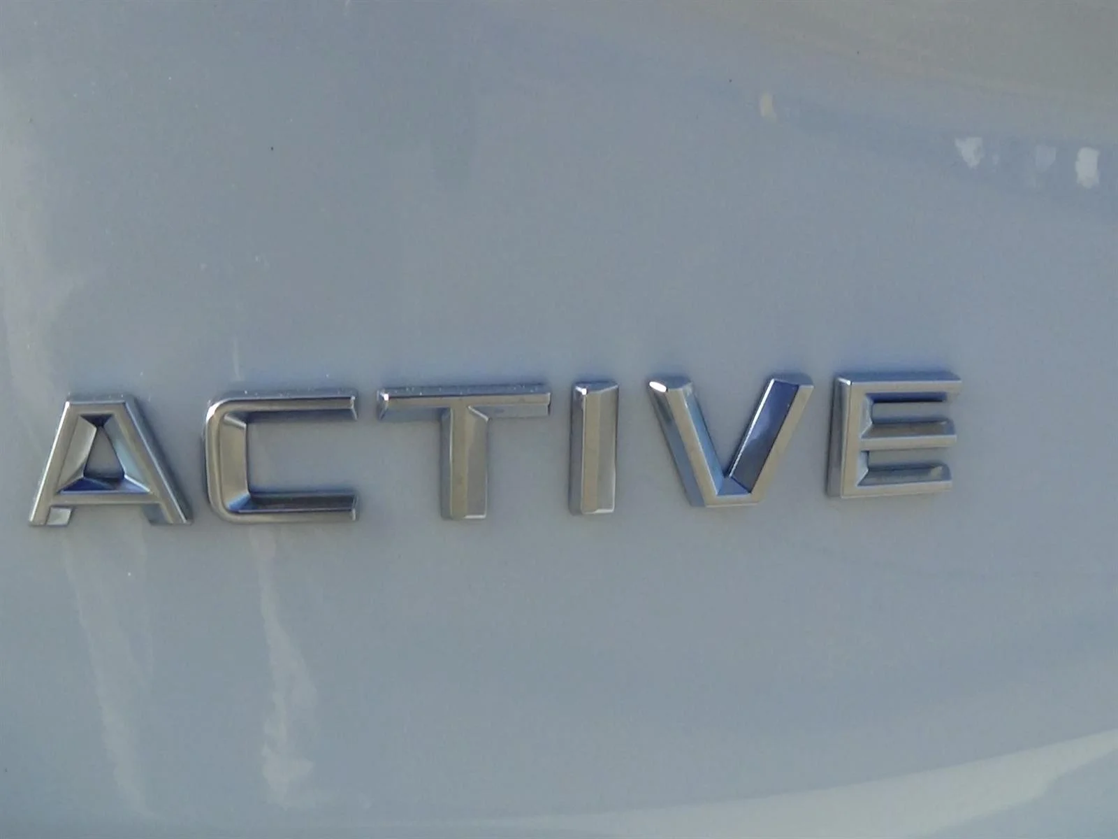 Used 2025 Oxford White (yz) Ford Active image 9