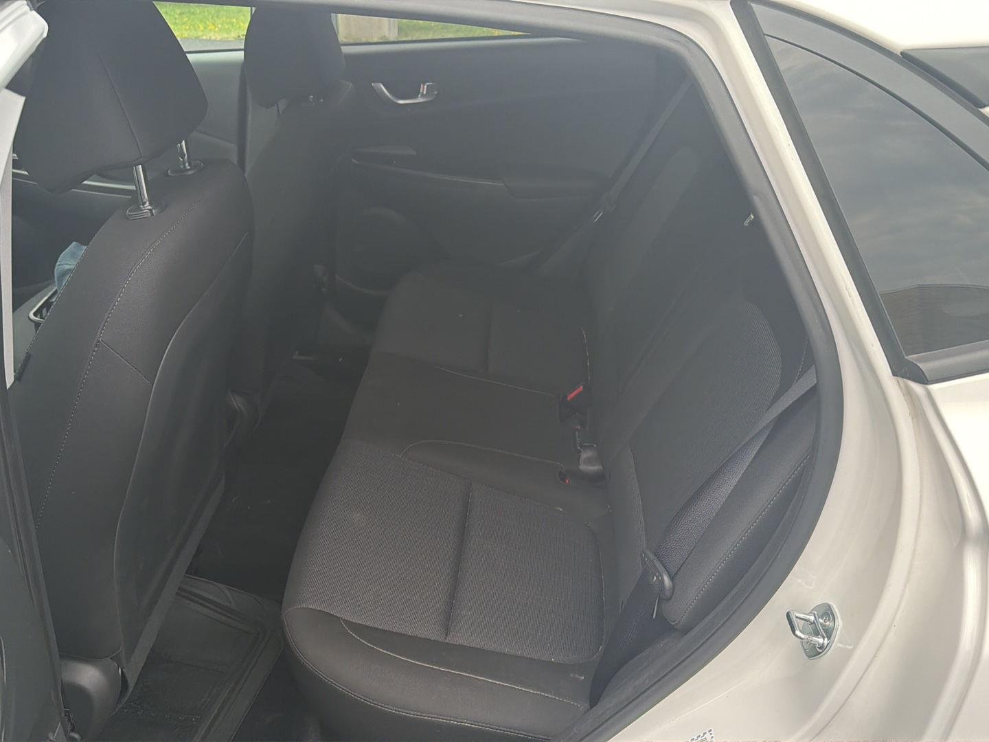 Used 2023 Lunar White Hyundai SEL image 9