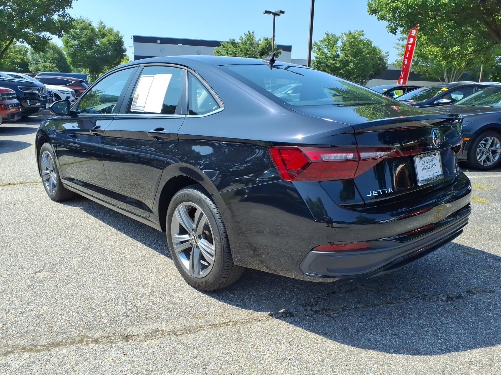 Used 2024  Volkswagen SE image 8