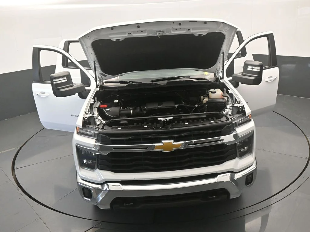 Used 2025 Summit White Chevrolet LT image 76