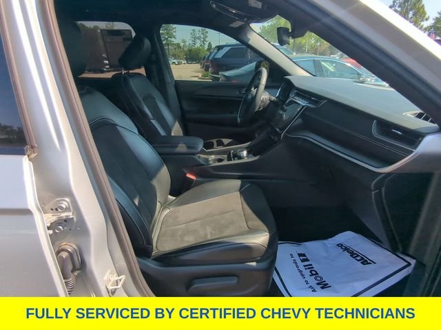 Used 2024 Silver Jeep Altitude X image 44