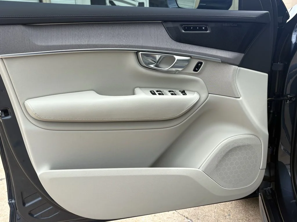 New 2026 Denim Blue Volvo Ultra image 10