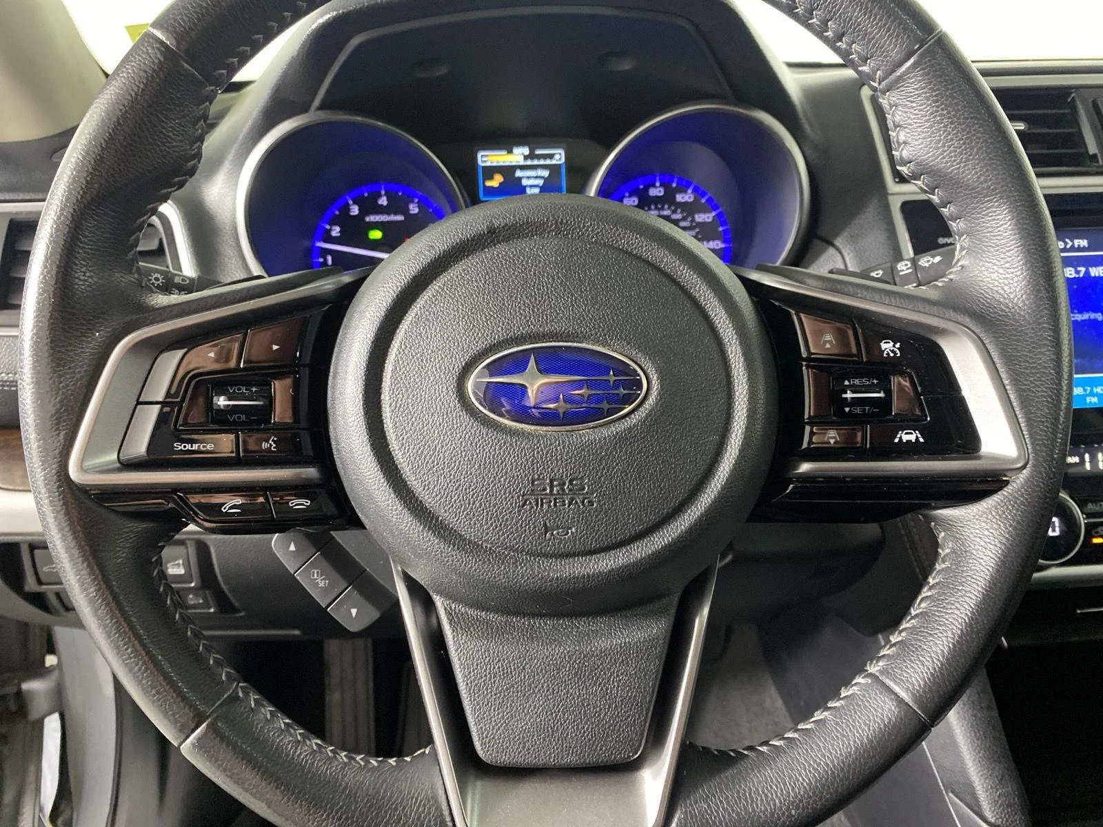Used 2018 Ice Silver Metallic Subaru Limited image 16