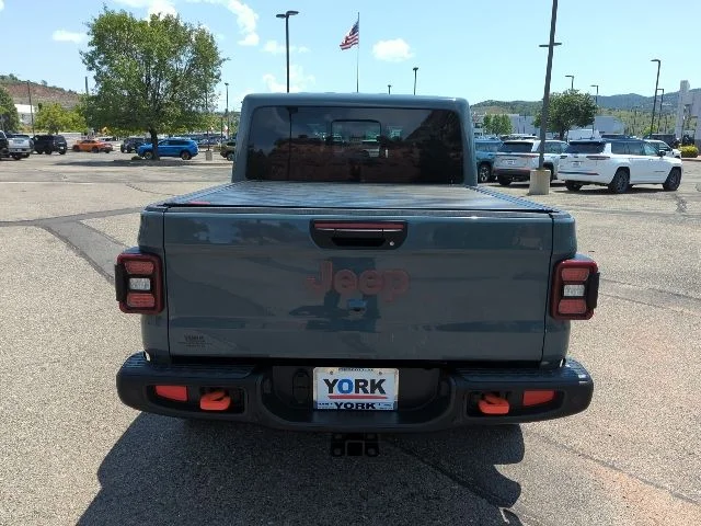 Certified Used 2025 Gray Jeep Mojave image 5