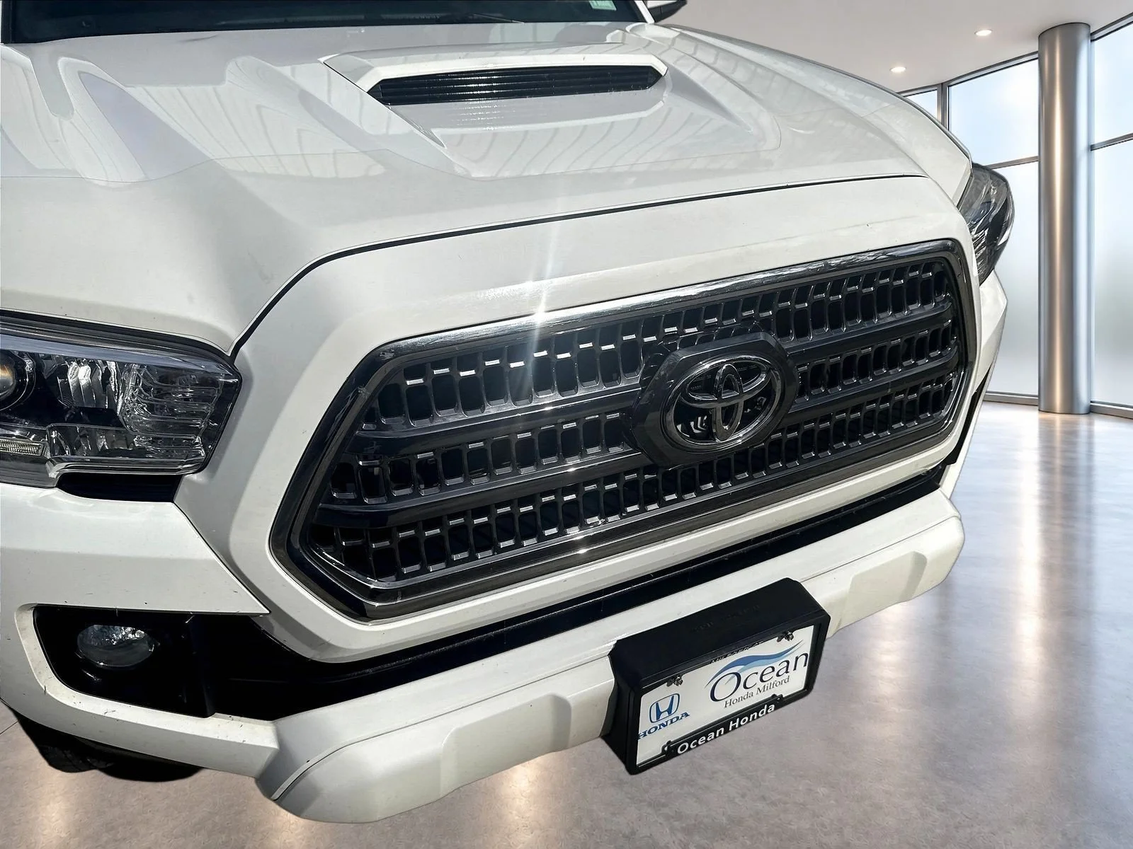 Used 2016 Super White Toyota TRD Sport image 37