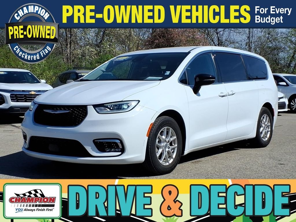Used 2024 White Chrysler Touring L image 1
