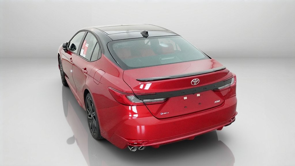 New 2027 Supersonic Red with Midnight Black Metallic roof Toyota XSE image 37
