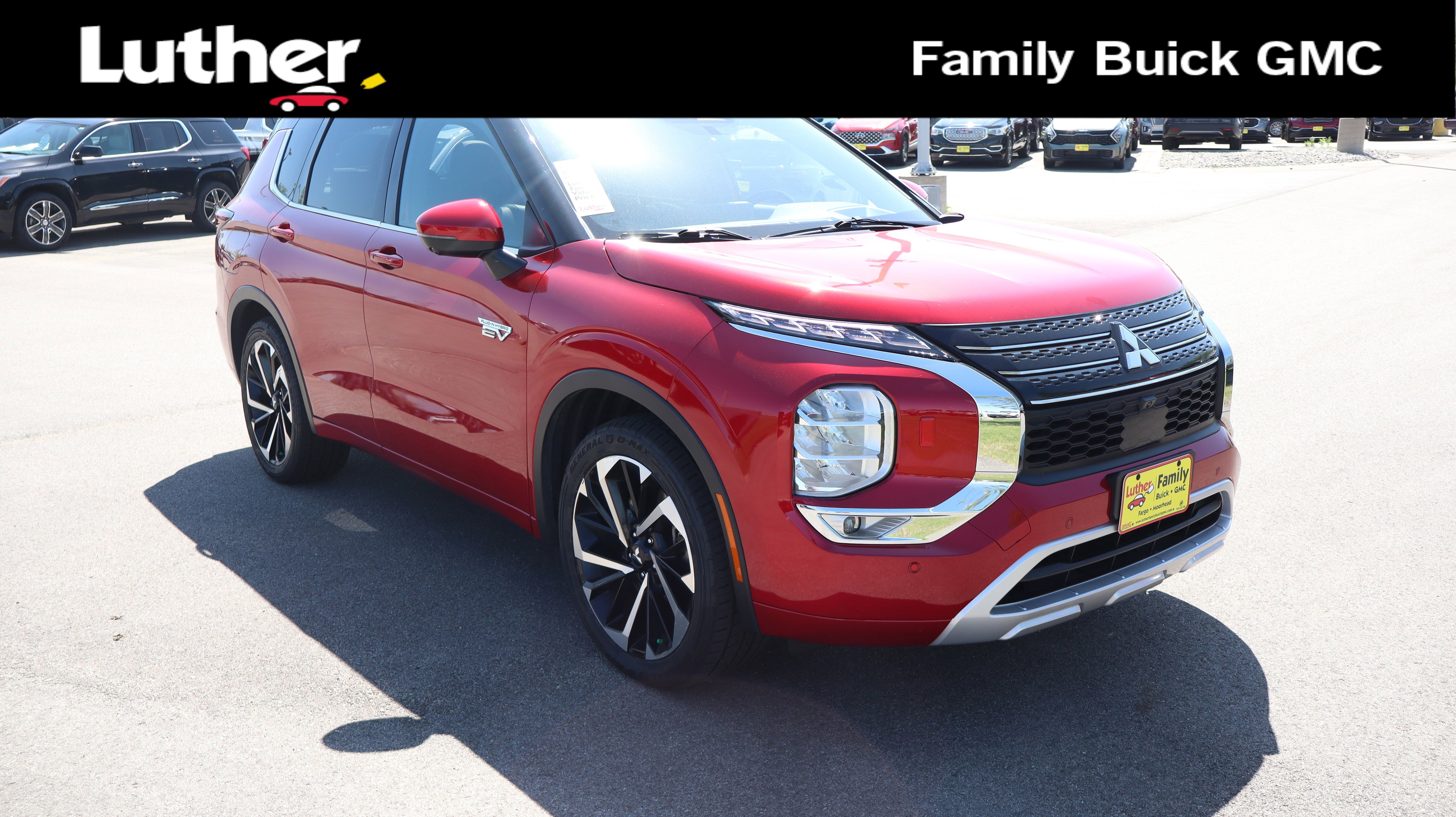 2023 Mitsubishi Outlander Plug-in Hybrid SEL S-AWC's photo