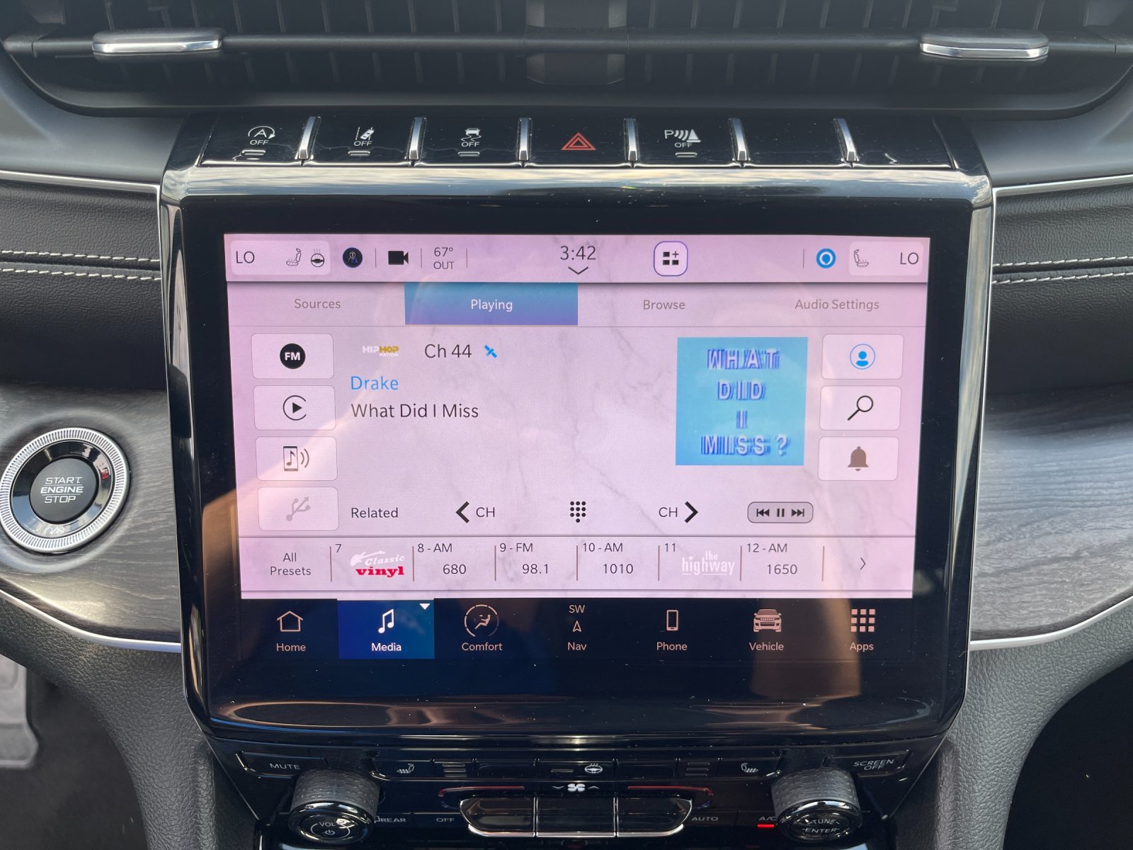 Used 2023  Jeep Limited image 20