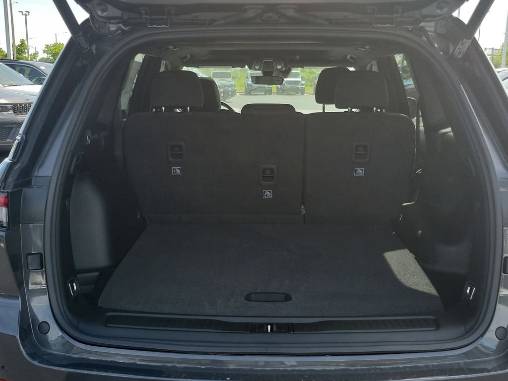 New 2026 Baltic Gray Metallic Clearcoat Jeep Laredo X image 9
