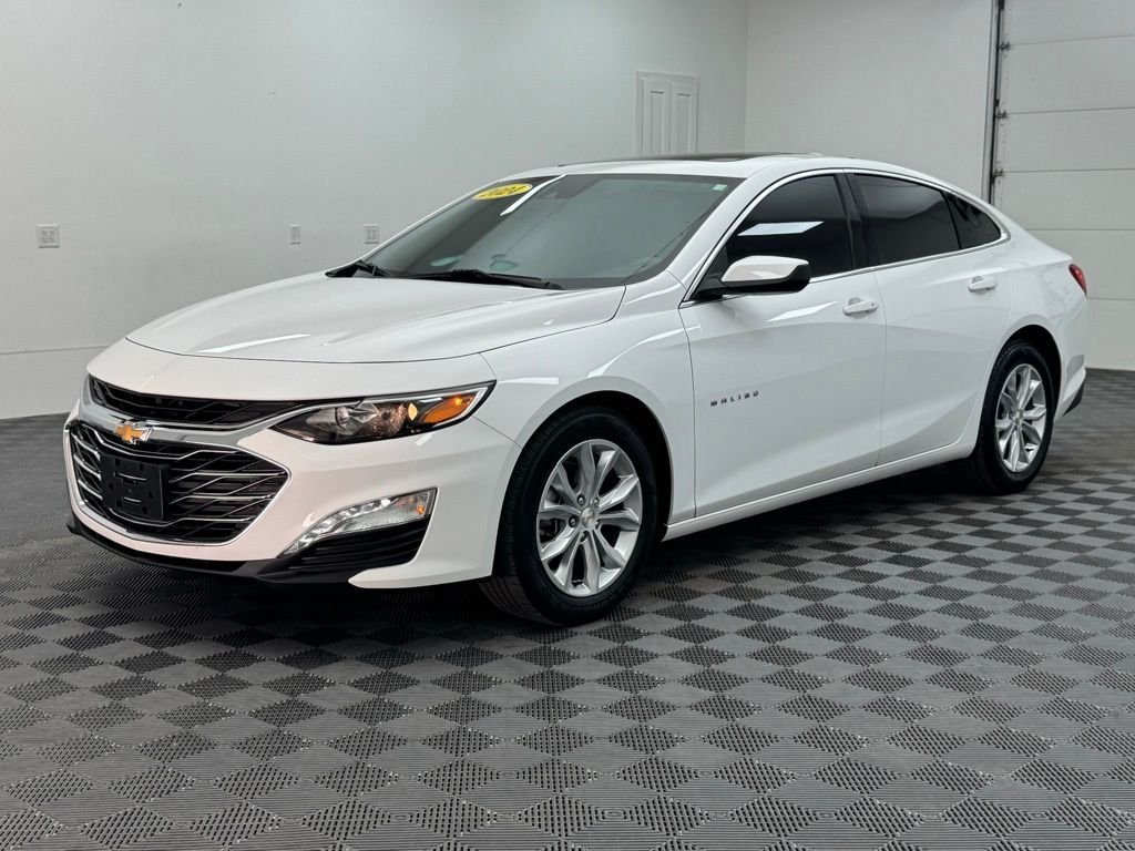 Used 2024 Summit White Chevrolet LT image 2