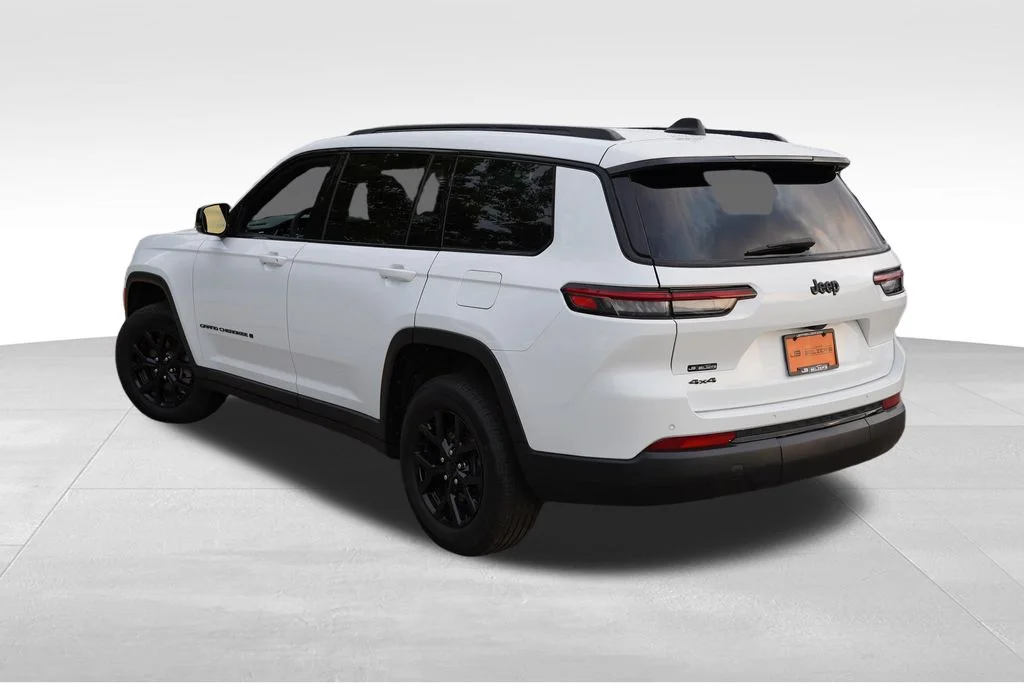 Certified Used 2024 Bright White Clearcoat Jeep Altitude X image 7