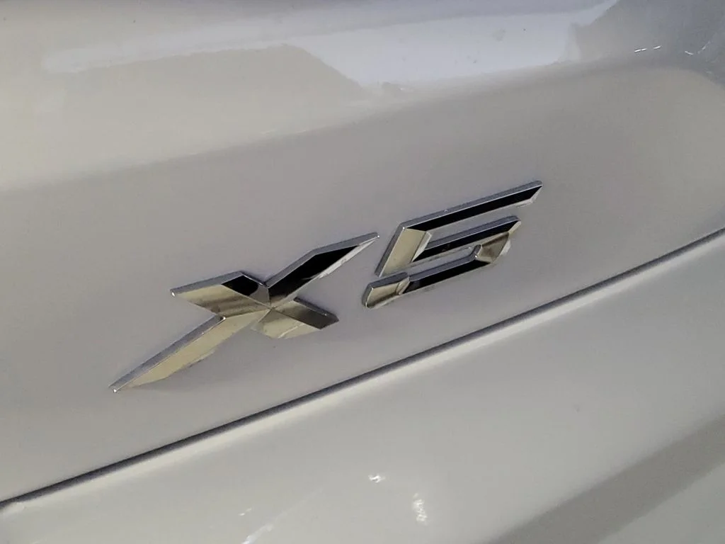 Used 2026 White BMW sDrive40i image 6