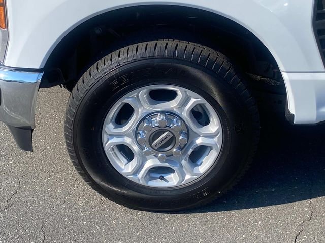 New 2026 White Ford XLT image 5