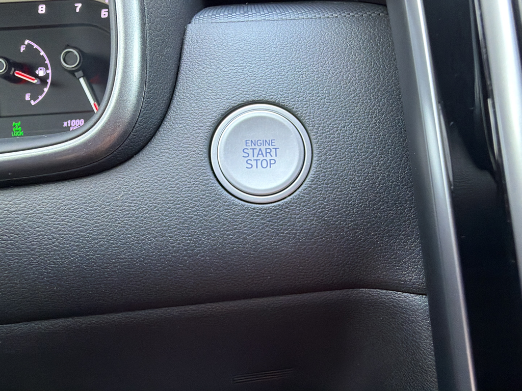 Used 2023 Silver Hyundai SEL image 12