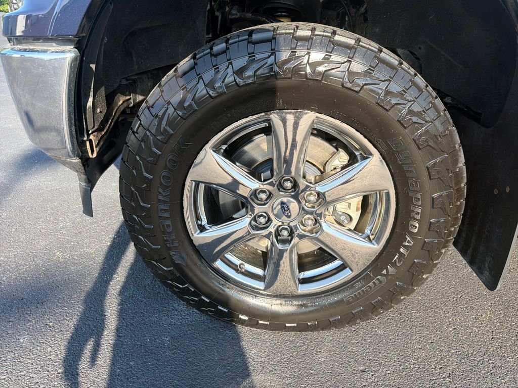 Used 2020 Blue Ford Lariat image 2