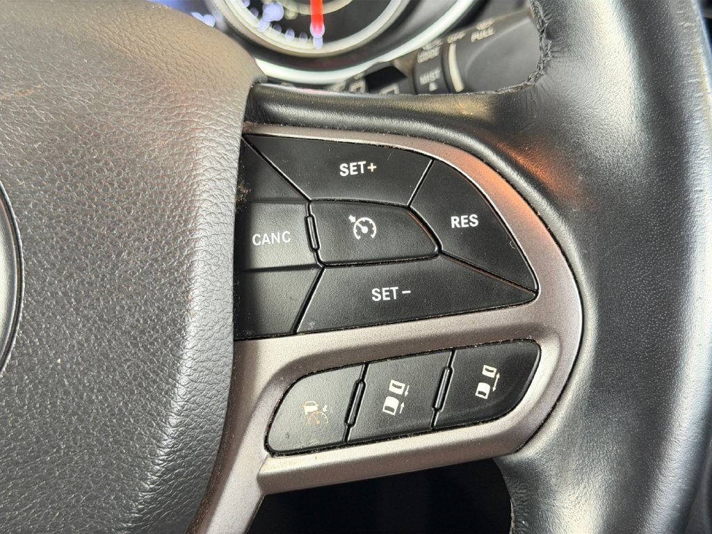 Used 2021 Blue Jeep Limited image 31