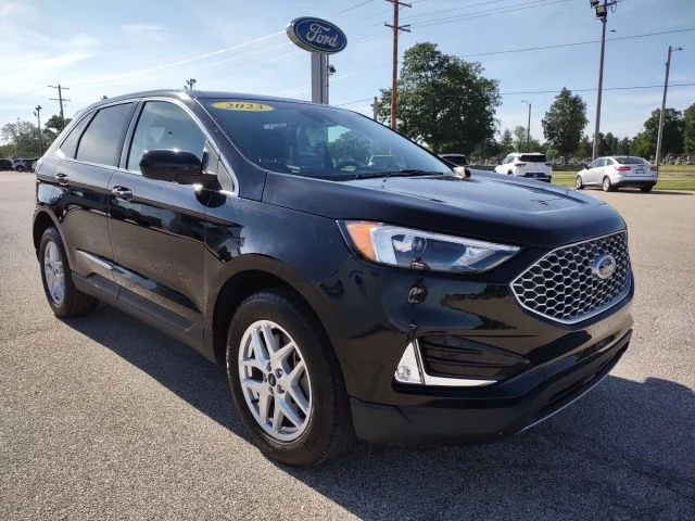 Certified Used 2023 Black Metallic Ford SEL image 7